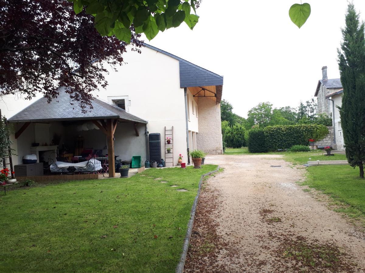 Gite Amanala Poitou Saint-Genest-d'Ambiere Exteriör bild