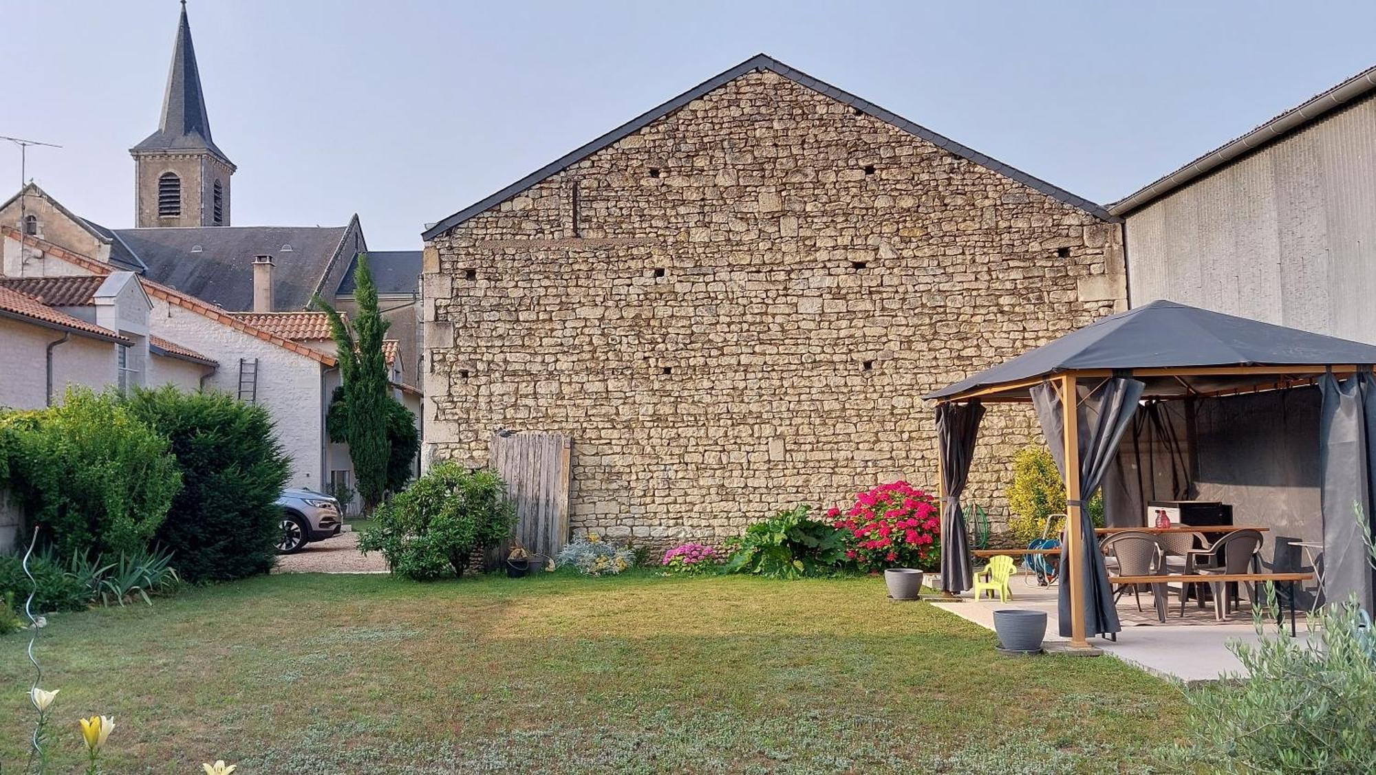 Gite Amanala Poitou Saint-Genest-d'Ambiere Exteriör bild
